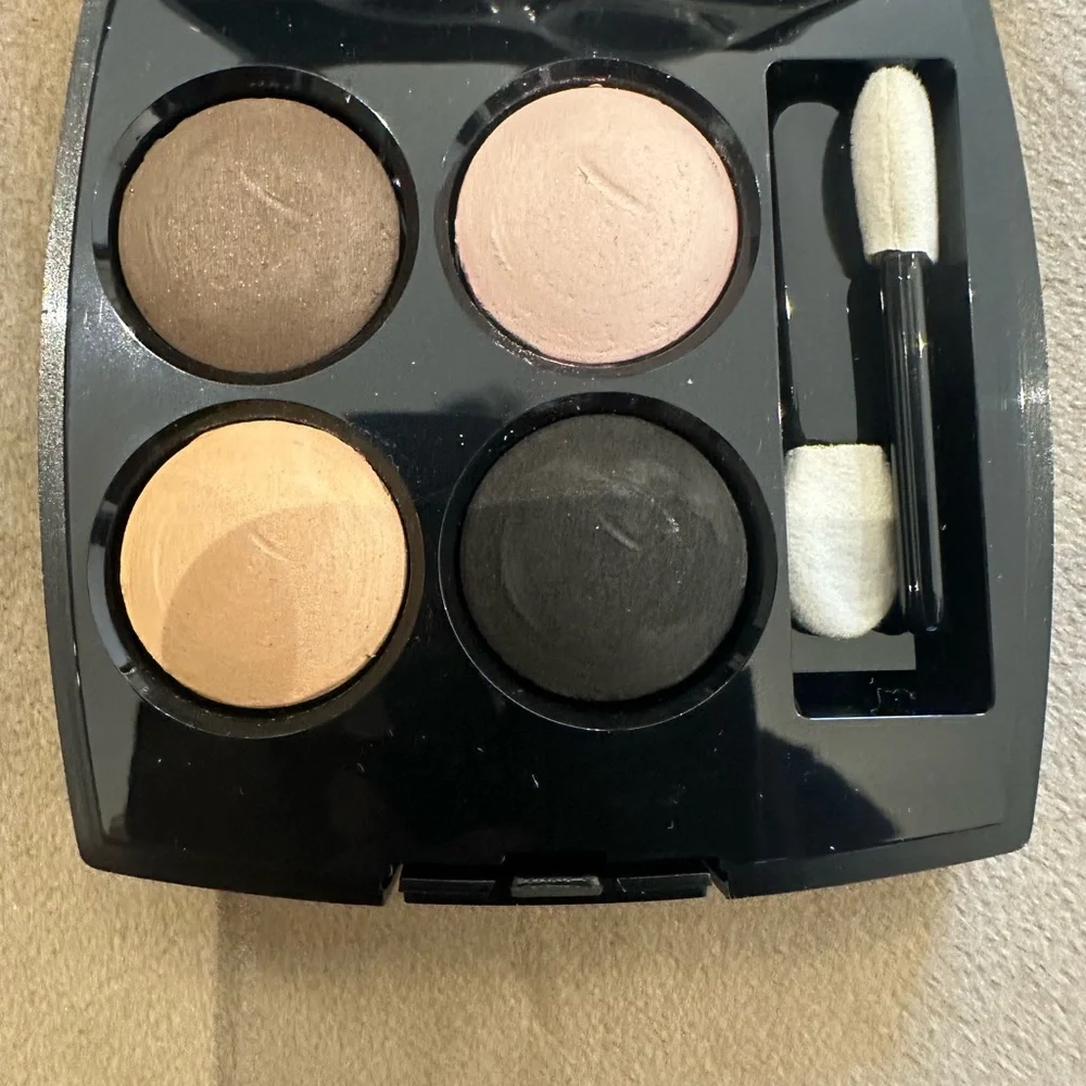 Chanel Les 4 Ombres Quadra Eye Shadow - 38 Premier Regard - Picture 2 of 8